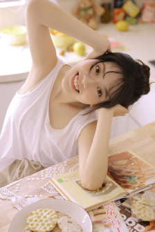 诱人的年轻女教师hd高清