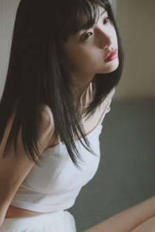早上起来就装得满满的牛奶壶